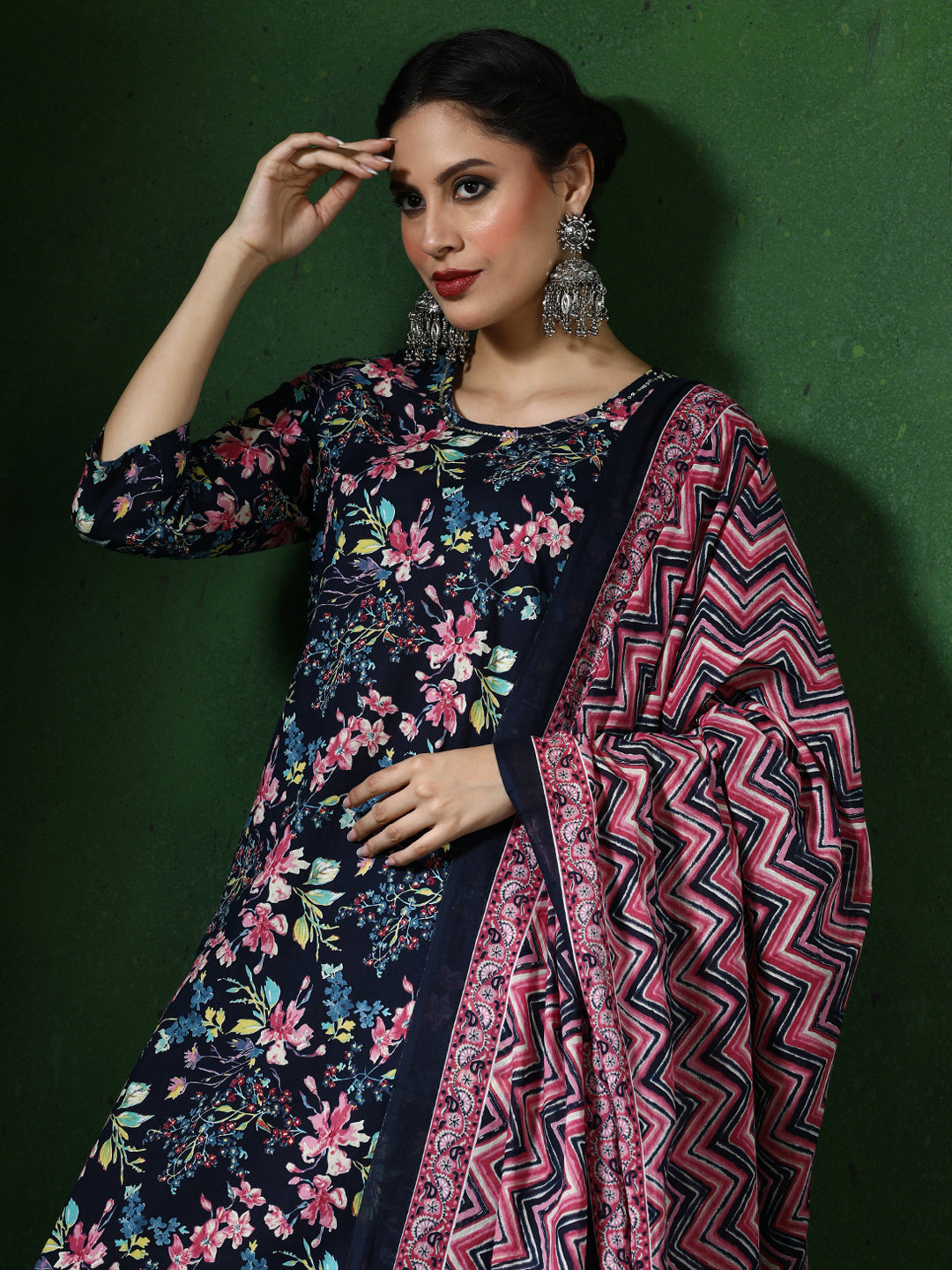 Floral Embroidered Straight Pure Cotton Kurta & Trousers Sets