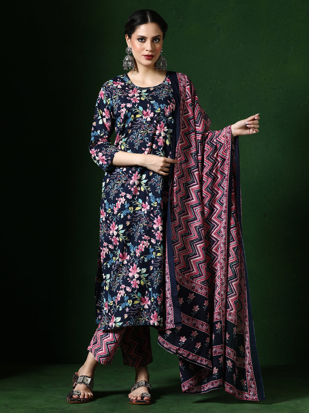 Floral Embroidered Straight Pure Cotton Kurta & Trousers Sets