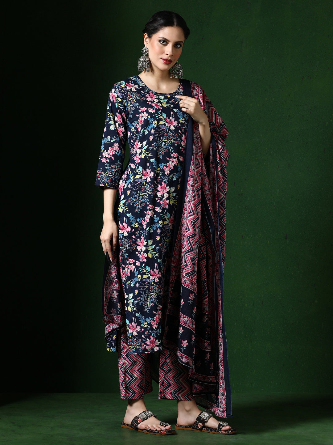 Floral Embroidered Straight Pure Cotton Kurta & Trousers Sets