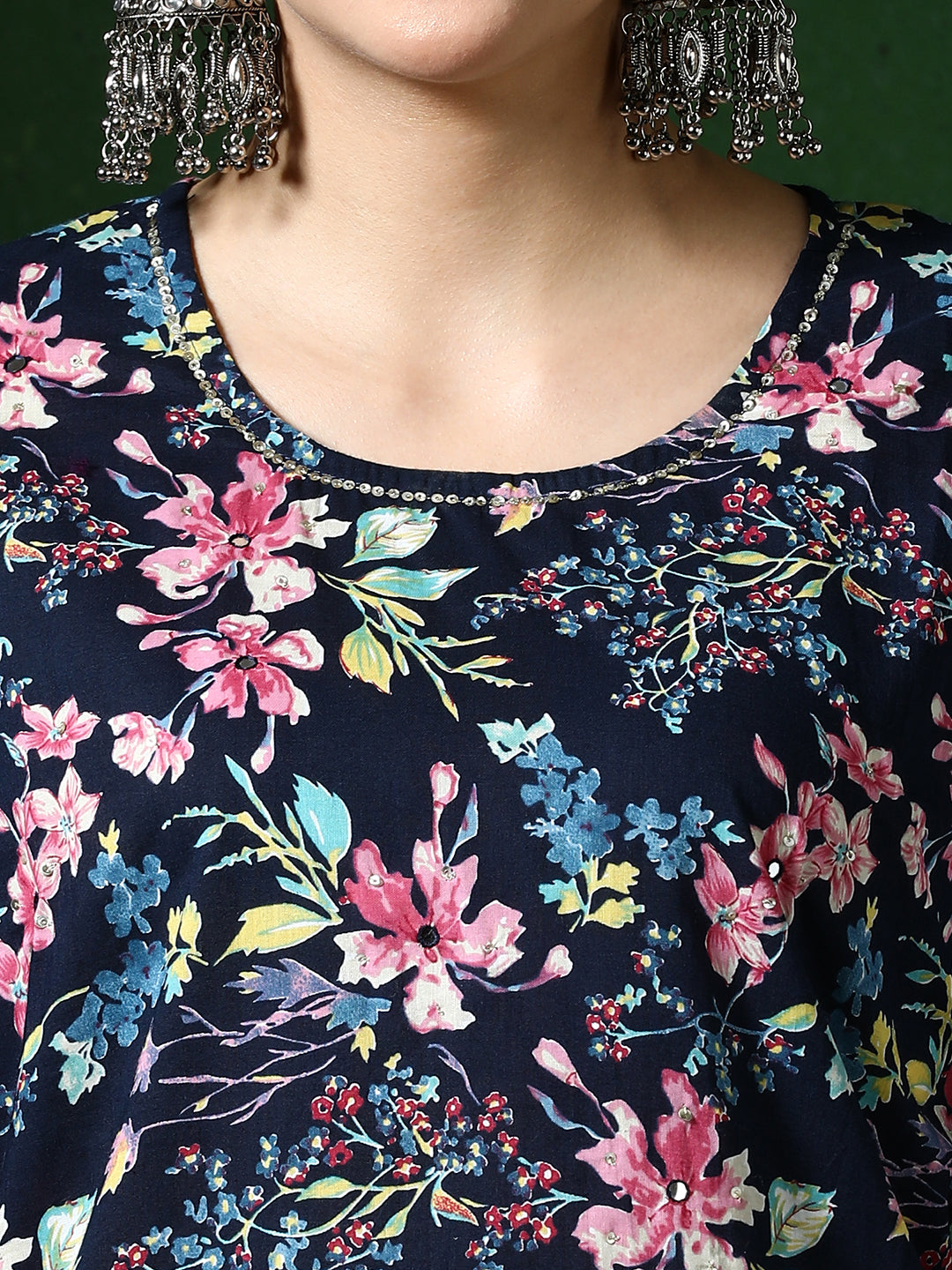 Floral Embroidered Straight Pure Cotton Kurta & Trousers Sets