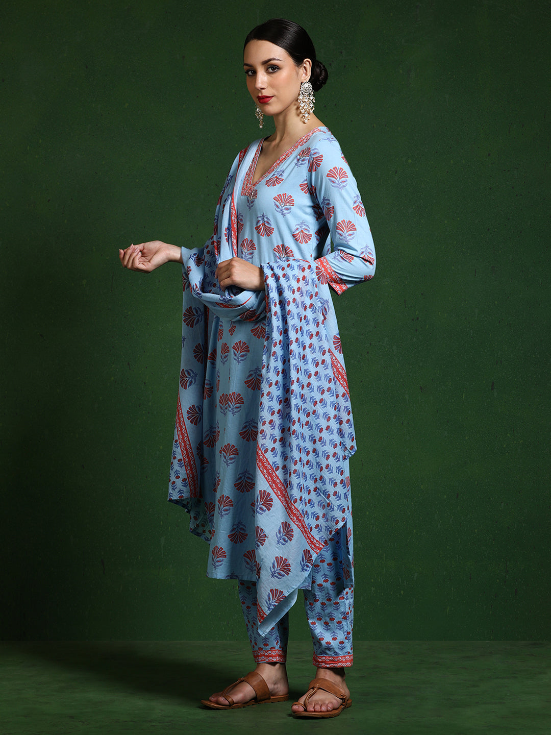 Floral Embroidered Straight Pure Cotton Kurta & Trousers Sets