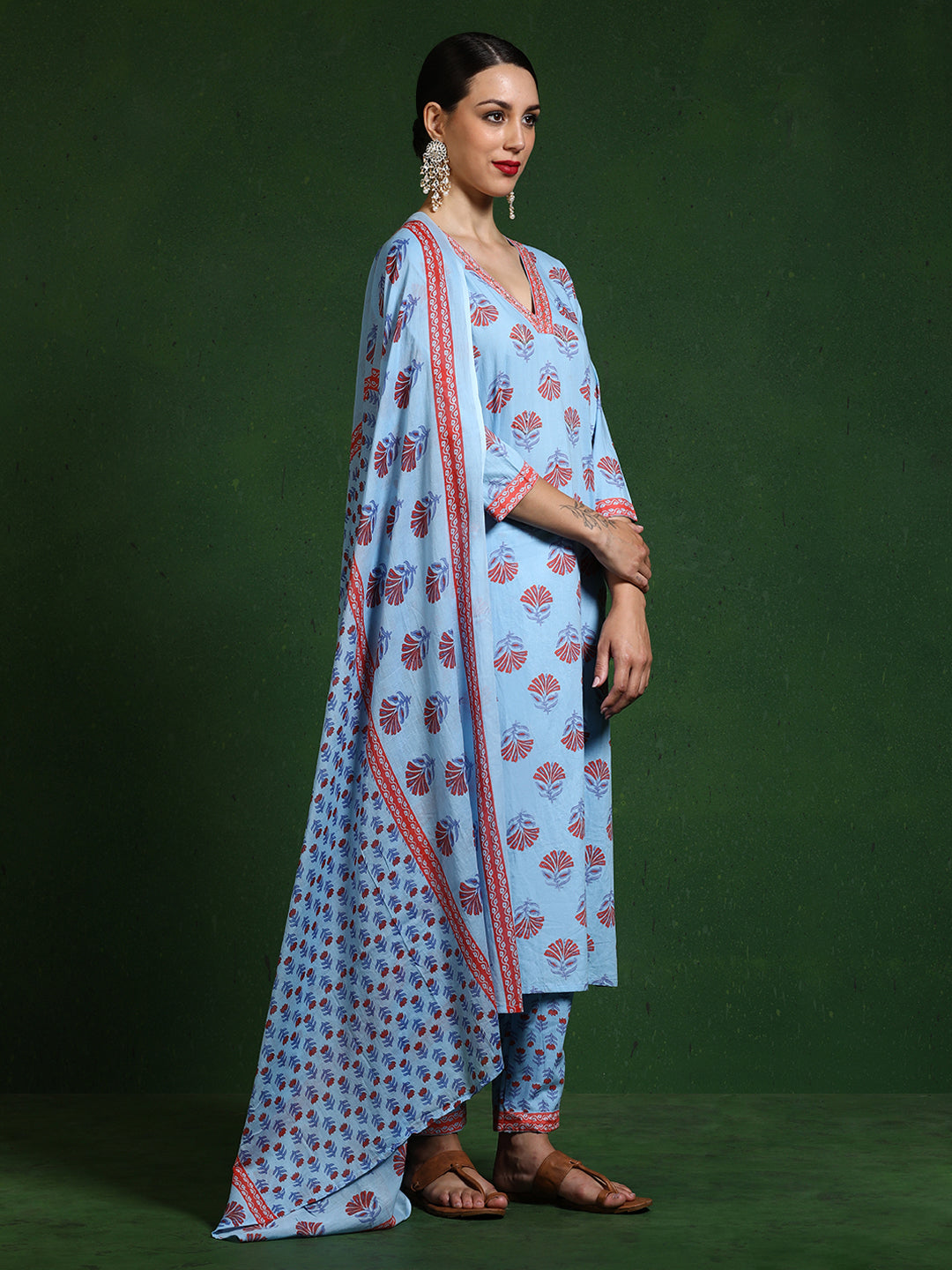 Floral Embroidered Straight Pure Cotton Kurta & Trousers Sets