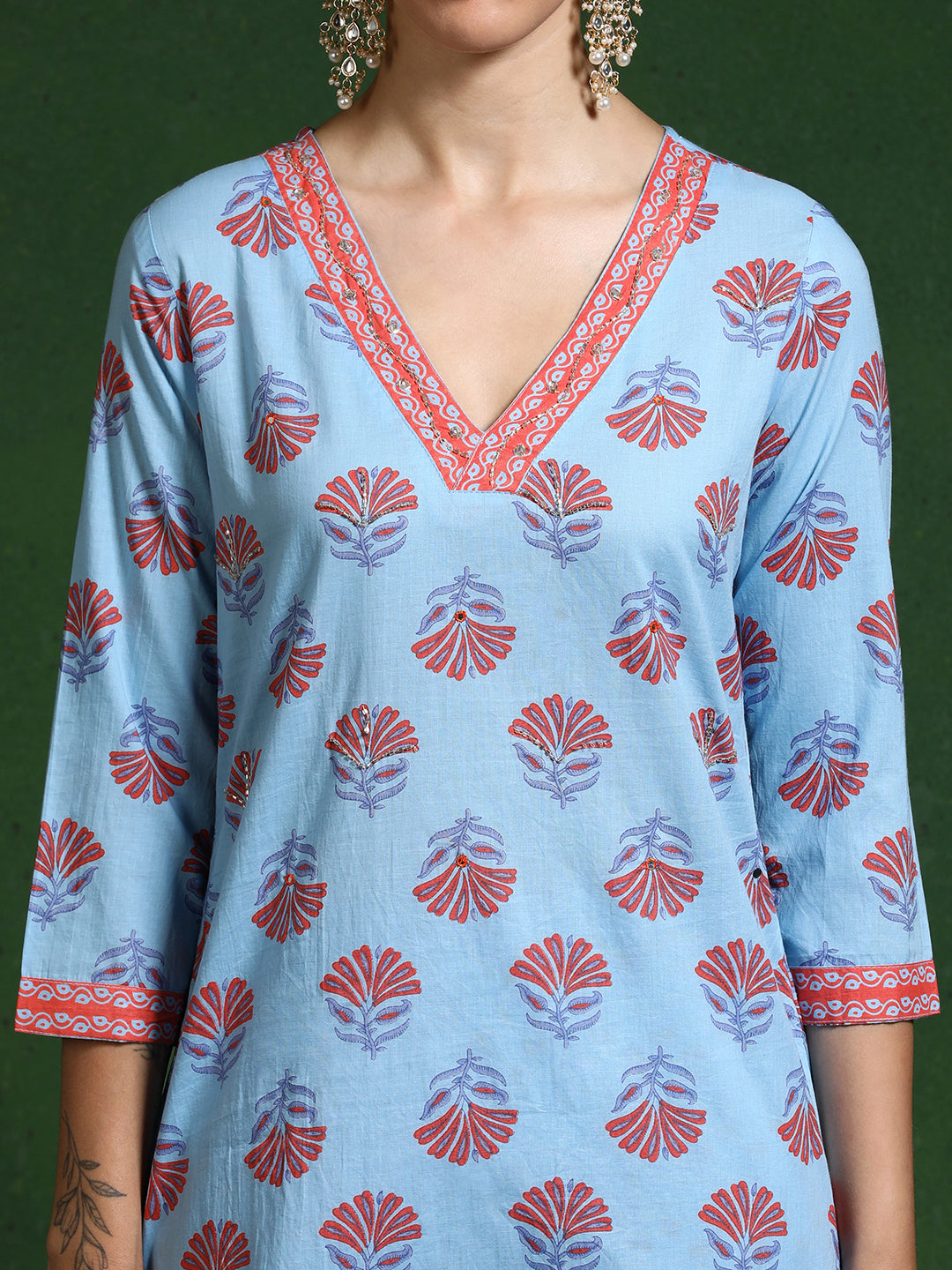 Floral Embroidered Straight Pure Cotton Kurta & Trousers Sets