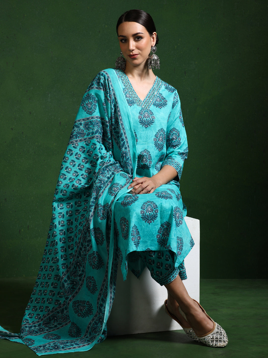 Floral Embroidered Straight Pure Cotton Kurta & Trousers Sets