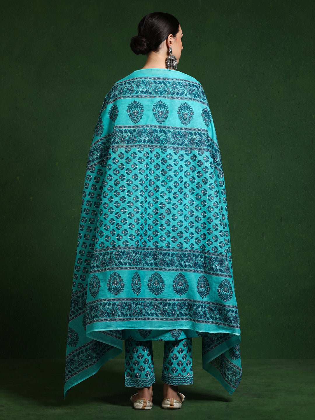 Floral Embroidered Straight Pure Cotton Kurta & Trousers Sets