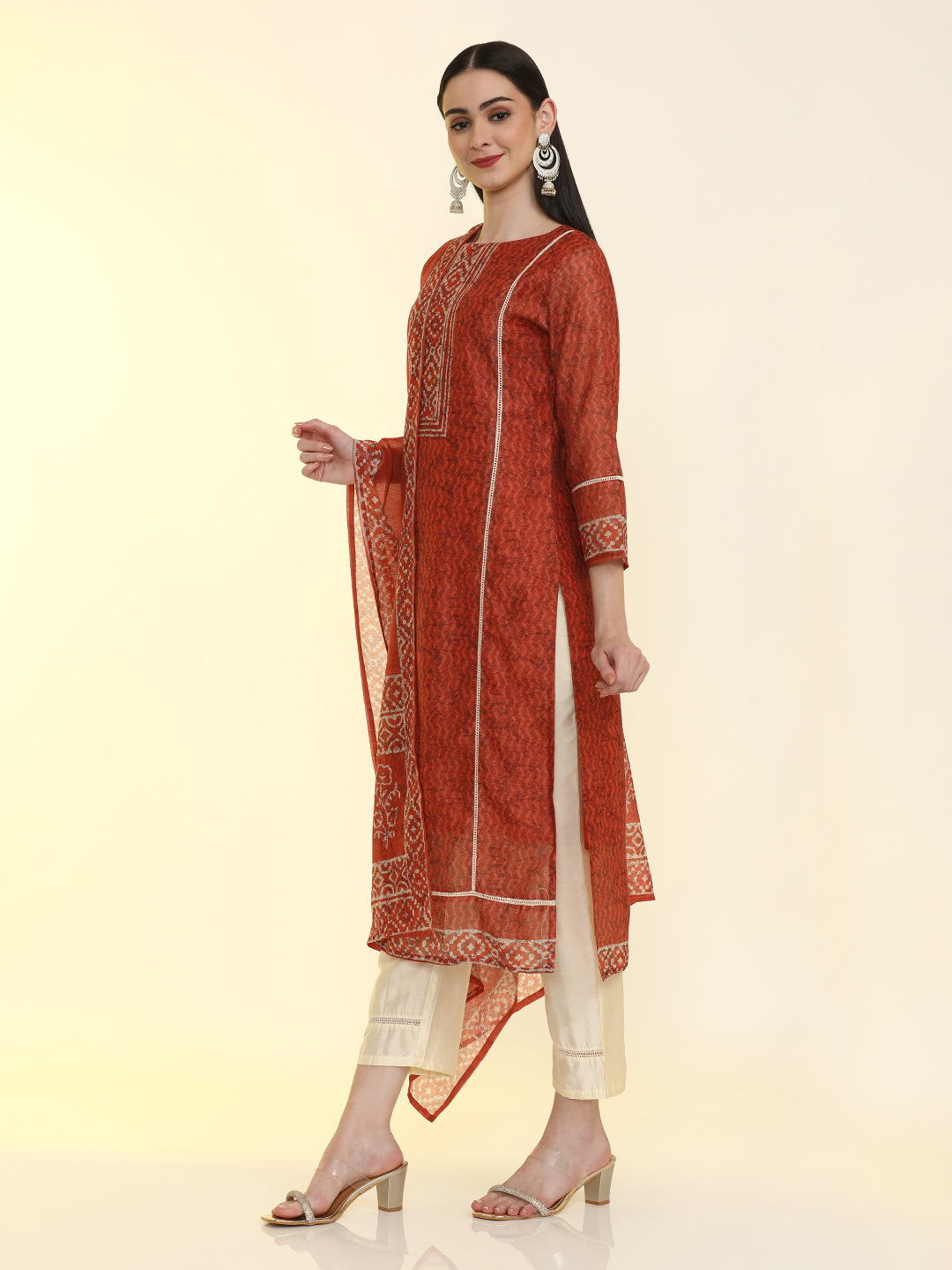 Floral Printed Silk Blend Straight Kurta & Trousers Sets