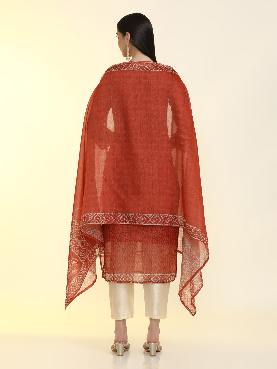 Floral Printed Silk Blend Straight Kurta & Trousers Sets