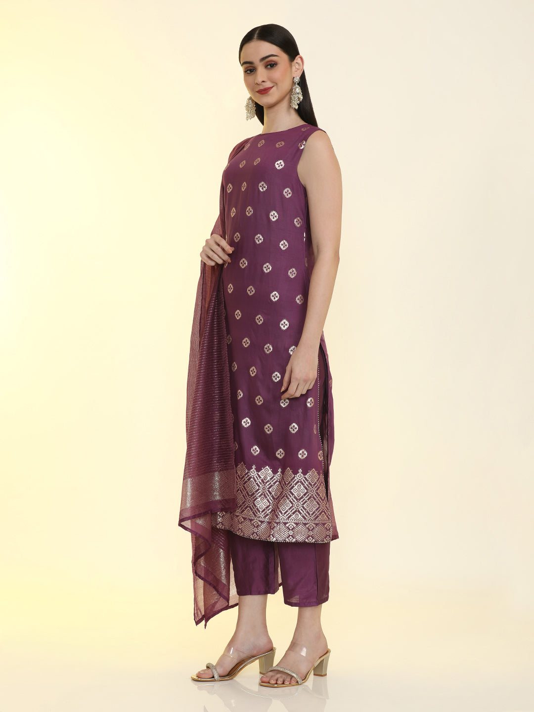 Geometric Embroidered Silk Blend Straight Kurta & Trousers Sets