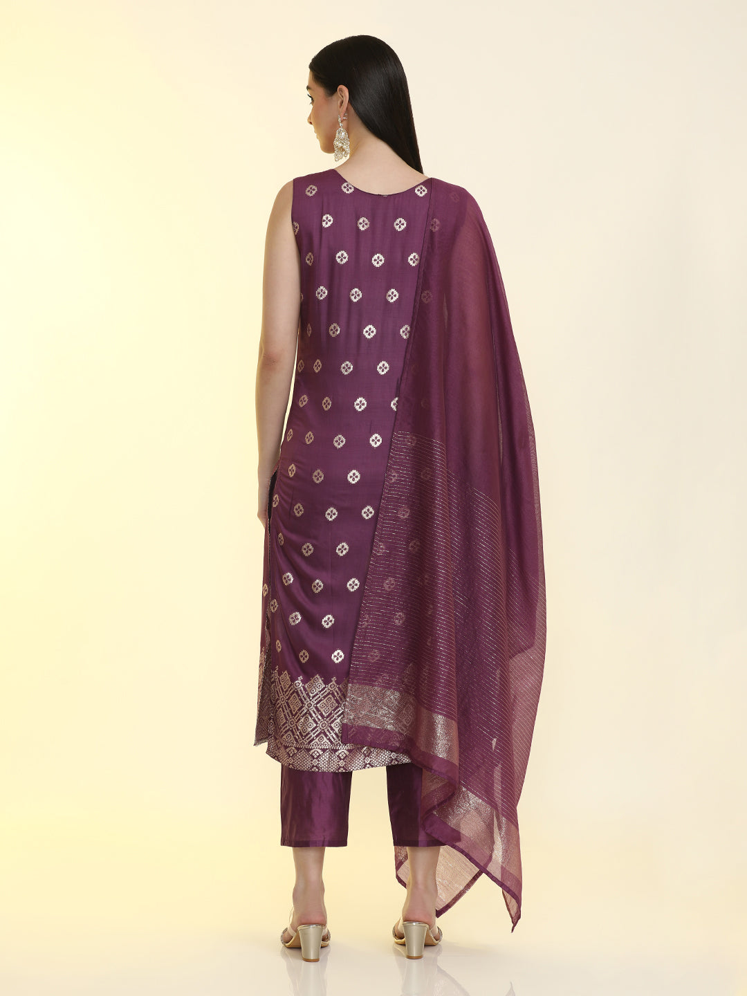 Geometric Embroidered Silk Blend Straight Kurta & Trousers Sets