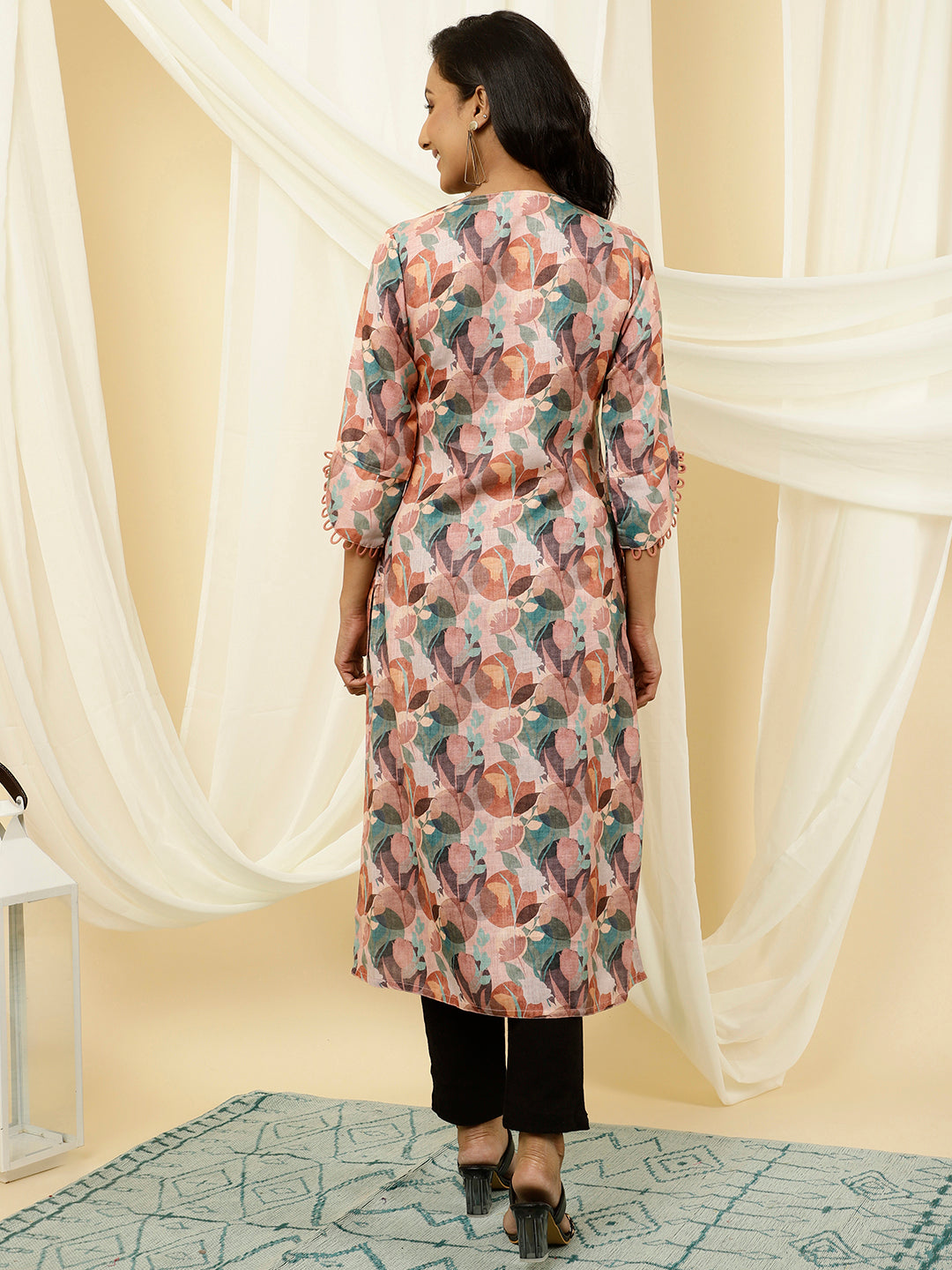 Rose Abstract Print Pleated Straight Kurta