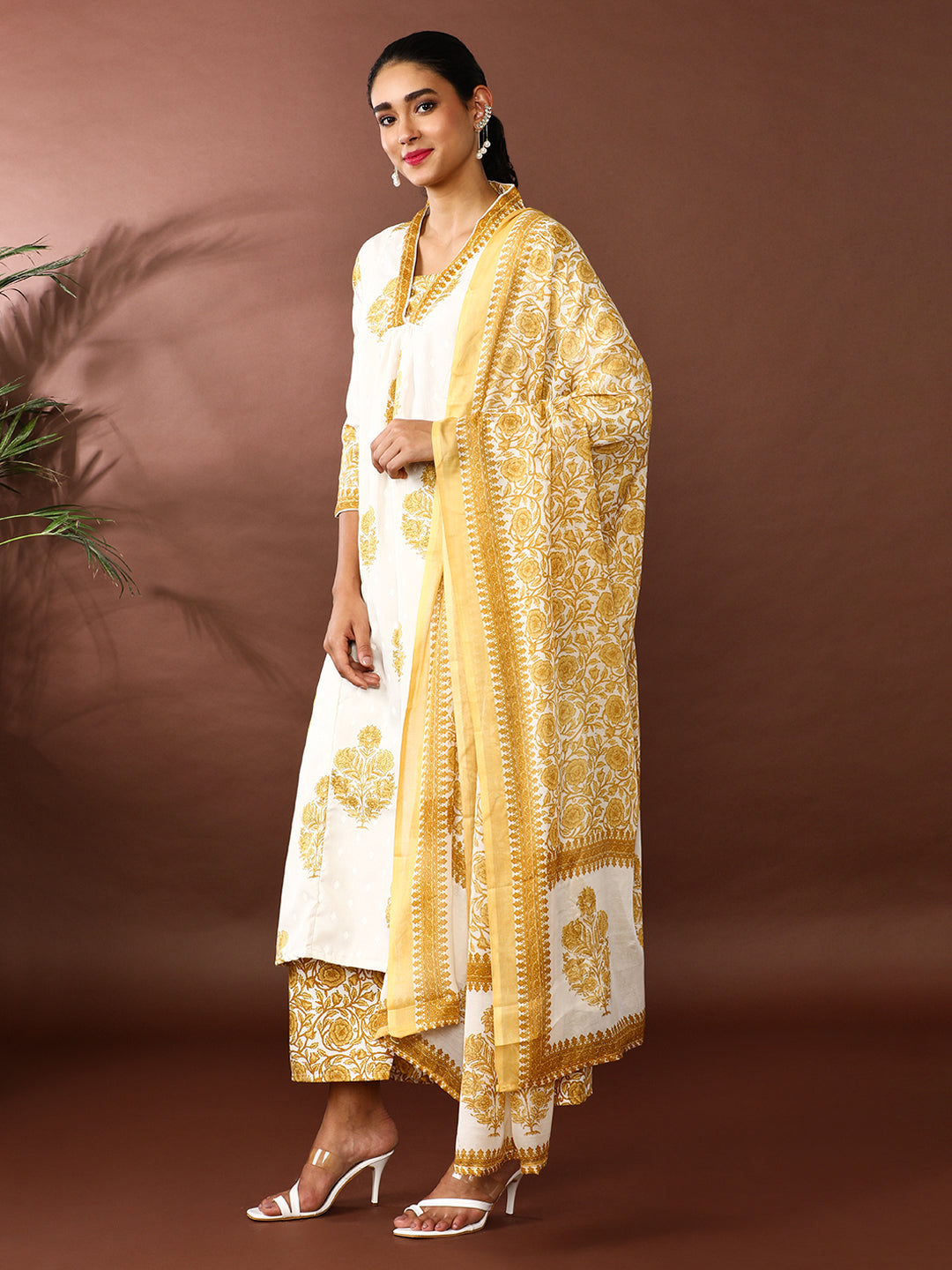 Floral Printed A-Line Cotton Blend Kurta & Trousers Sets