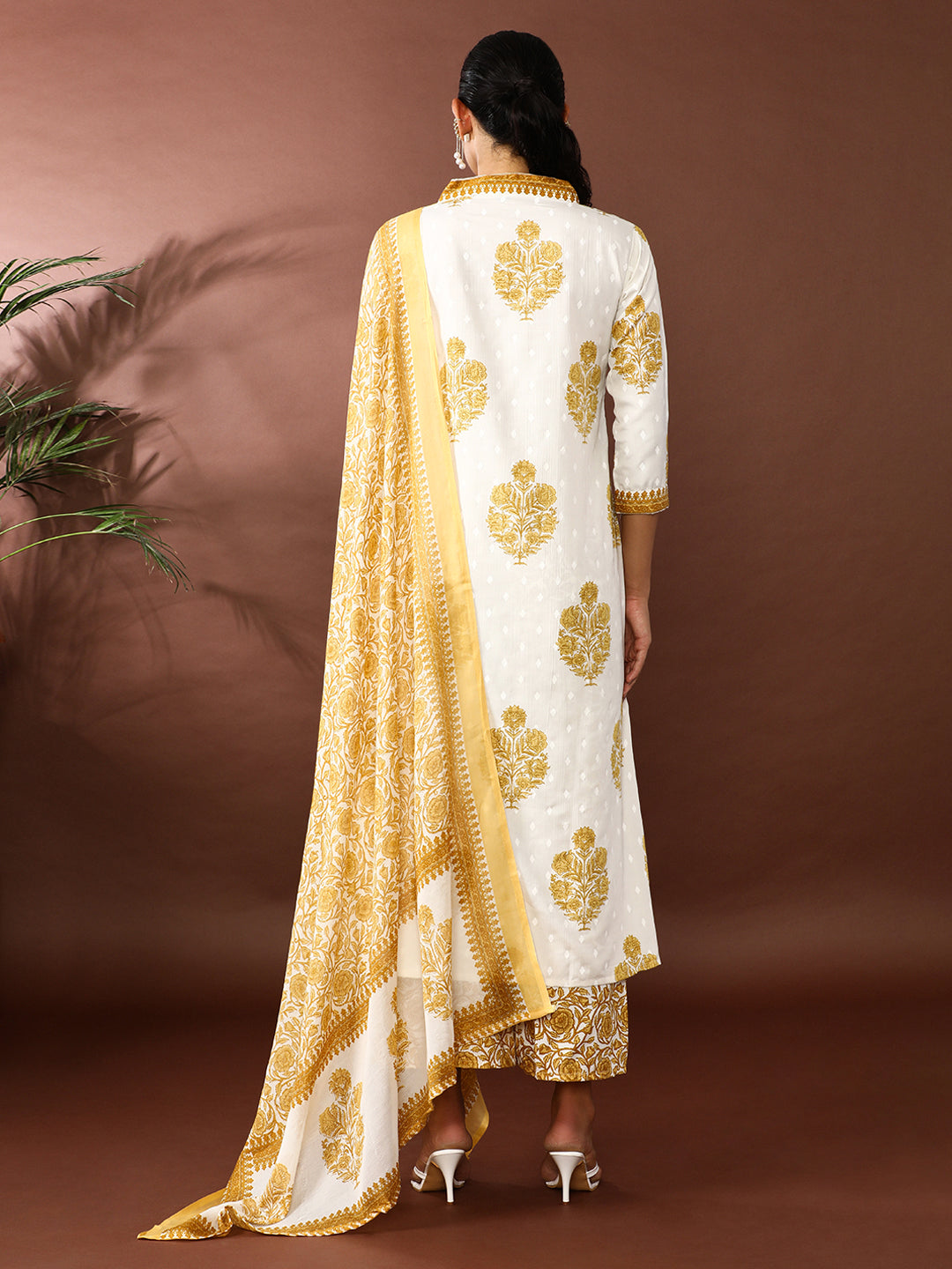 Floral Printed A-Line Cotton Blend Kurta & Trousers Sets