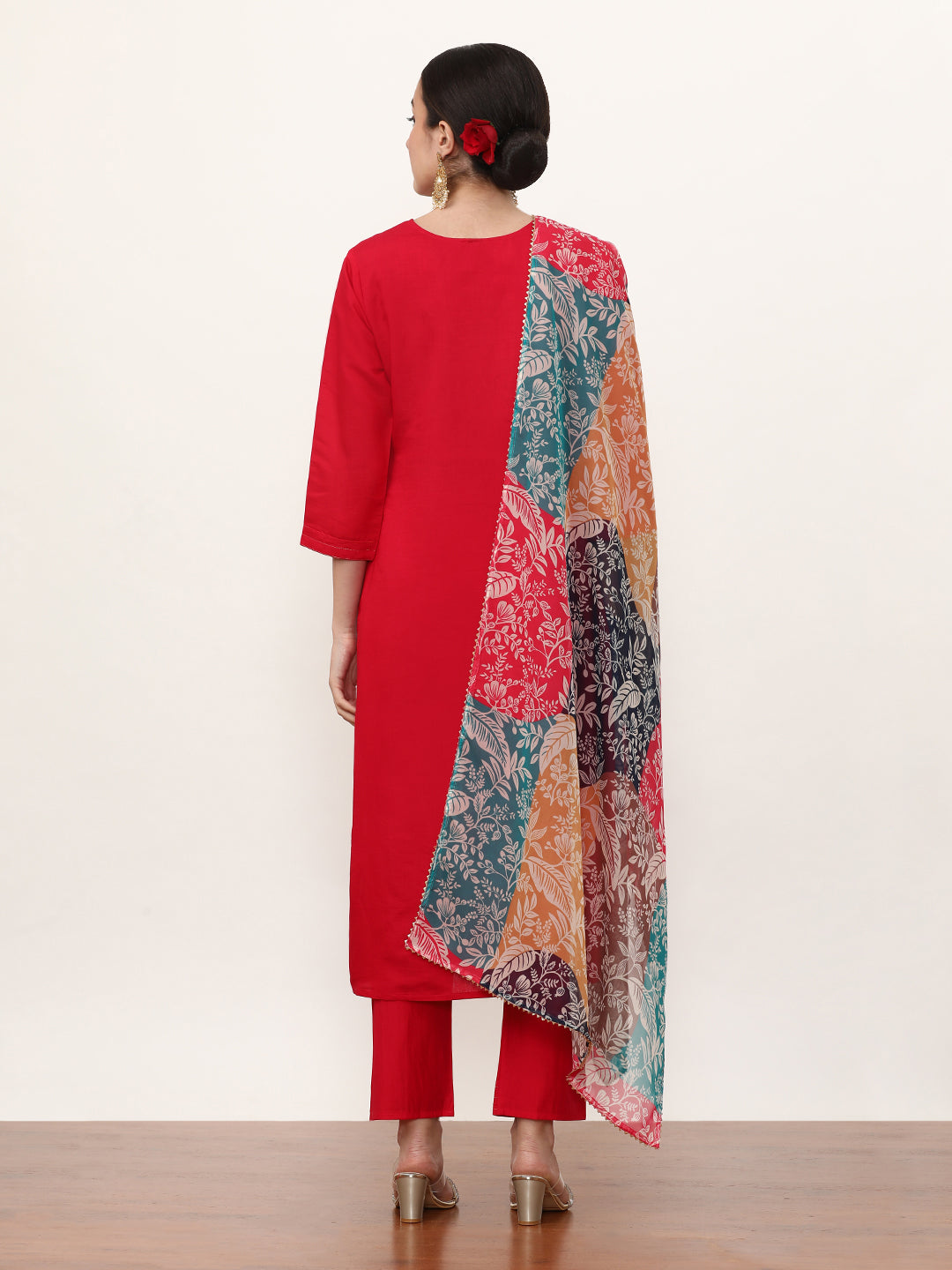 Embroidered Ethnic Motifs Kurta Sets With Dupatta