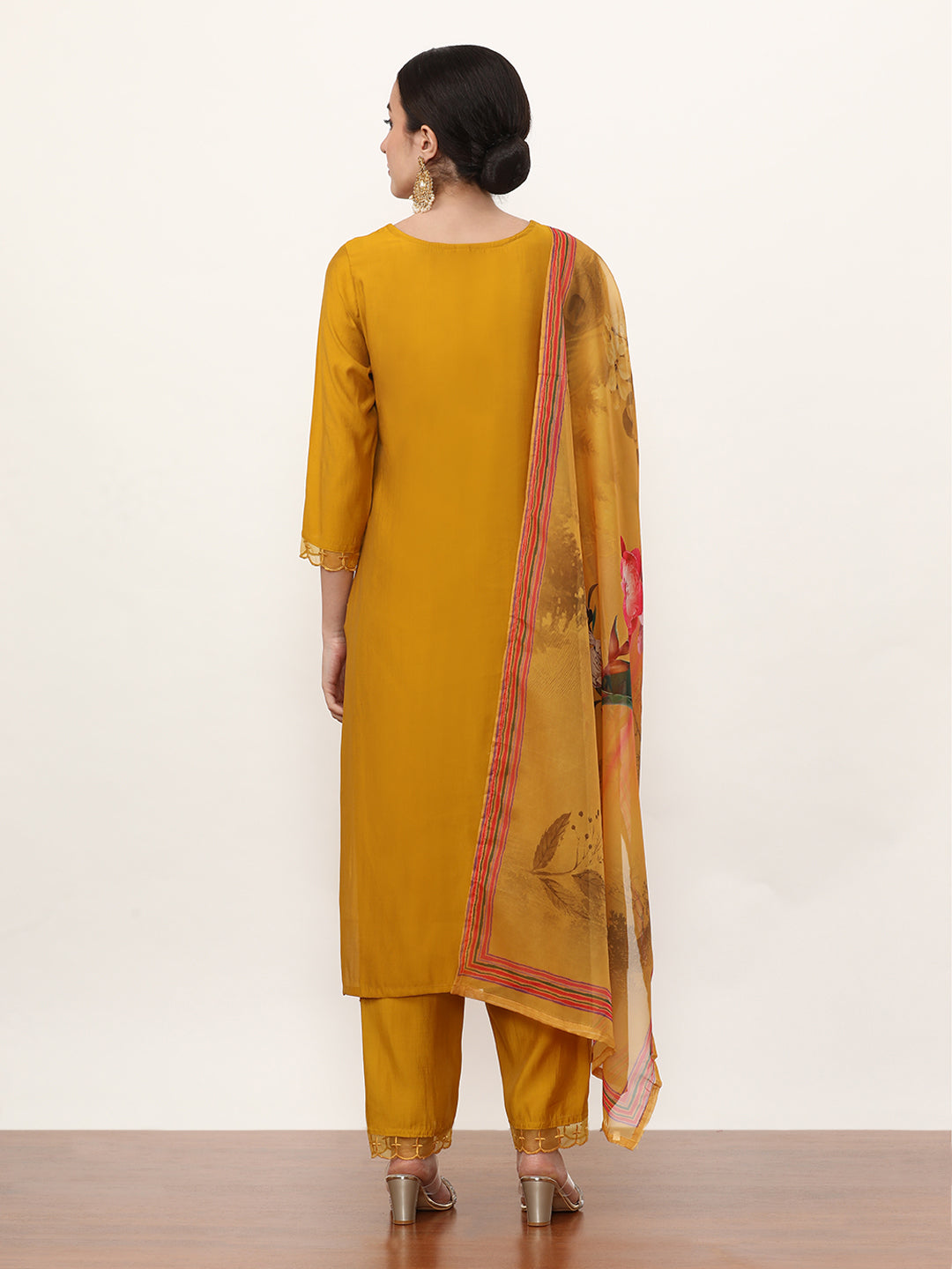 Embroidered Ethnic Motifs Kurta Sets With Dupatta