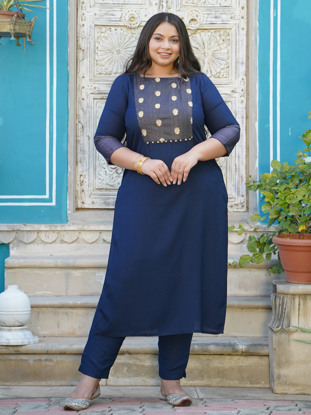 Navy Blue Printed Kurta With Trousers