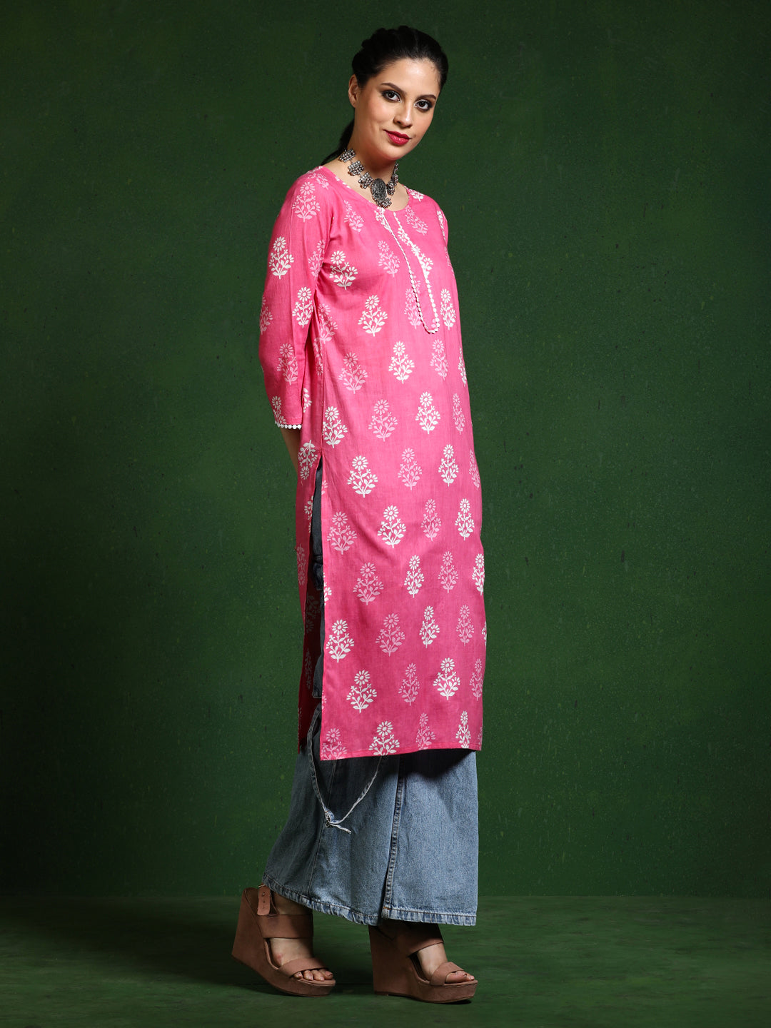 Floral Embroidered Straight Pure Cotton Kurta