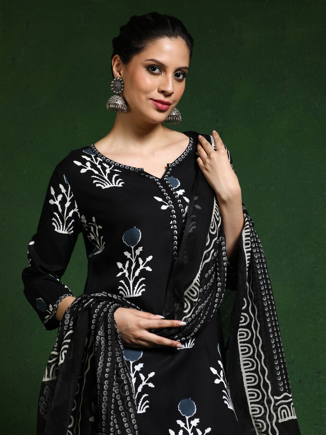 Floral Printed Straight Kurta & Trousers Sets