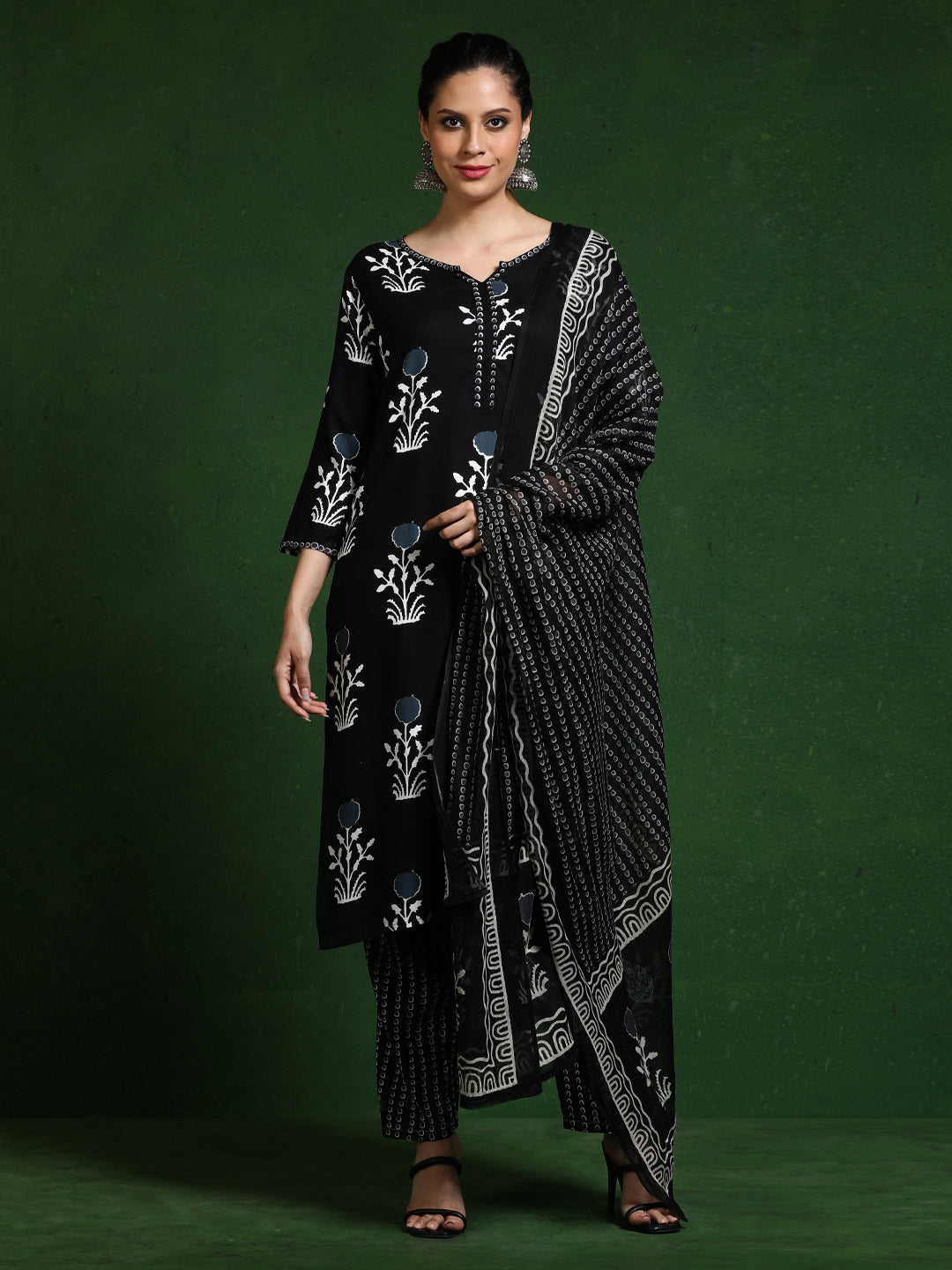 Floral Printed Straight Kurta & Trousers Sets
