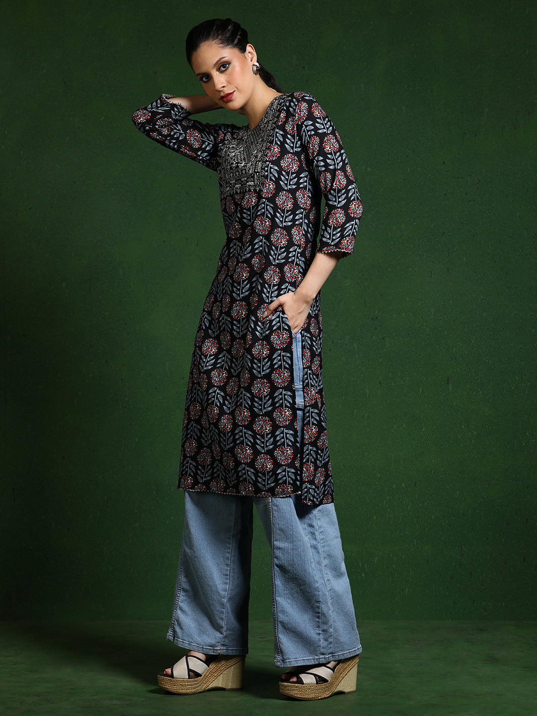 Floral Embroidered Straight Kurta