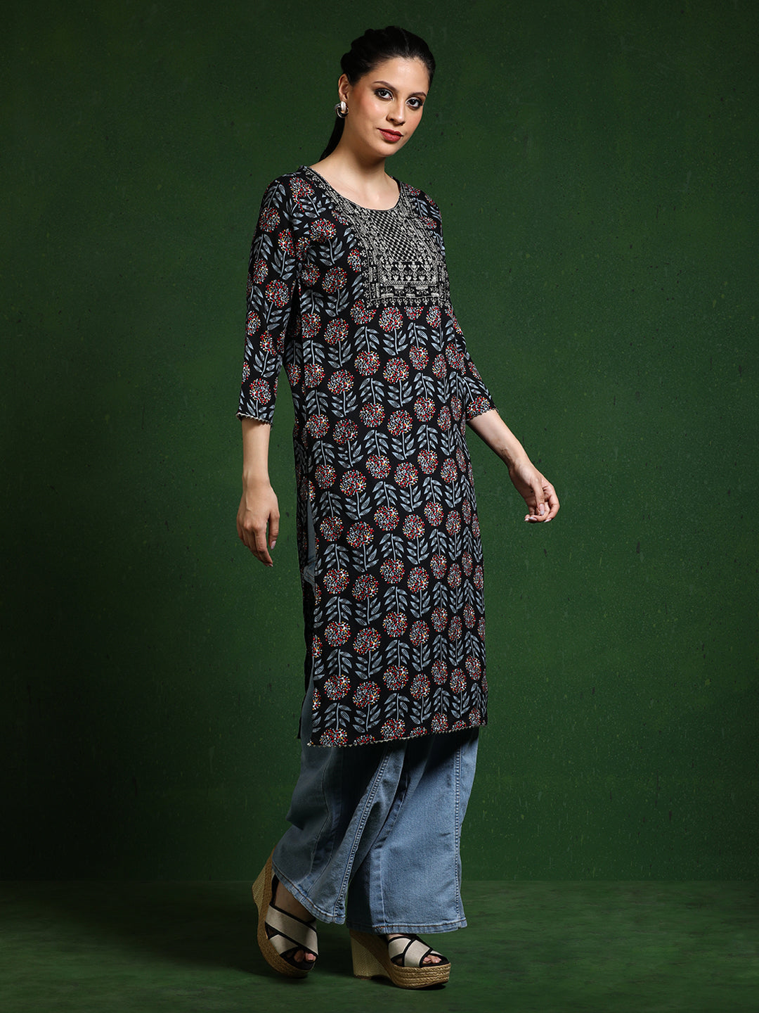Floral Embroidered Straight Kurta