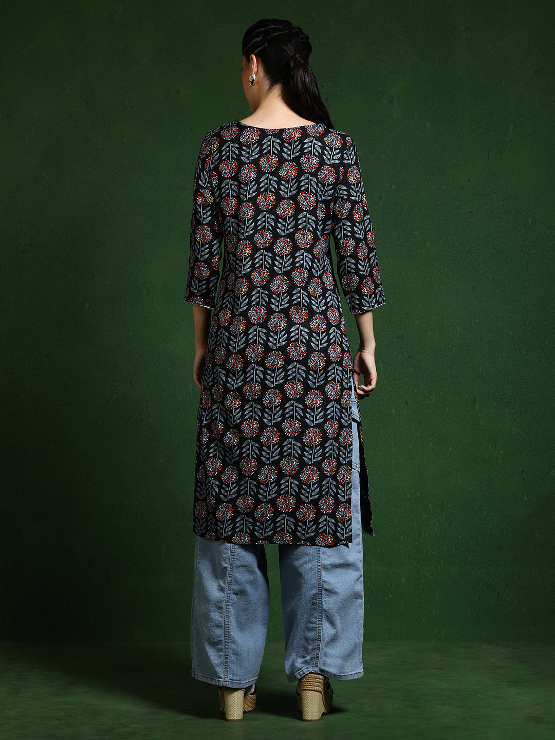 Floral Embroidered Straight Kurta