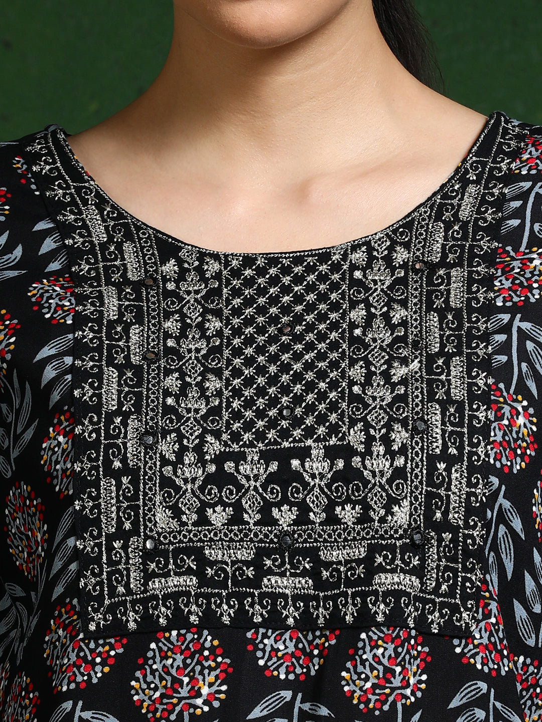 Floral Embroidered Straight Kurta