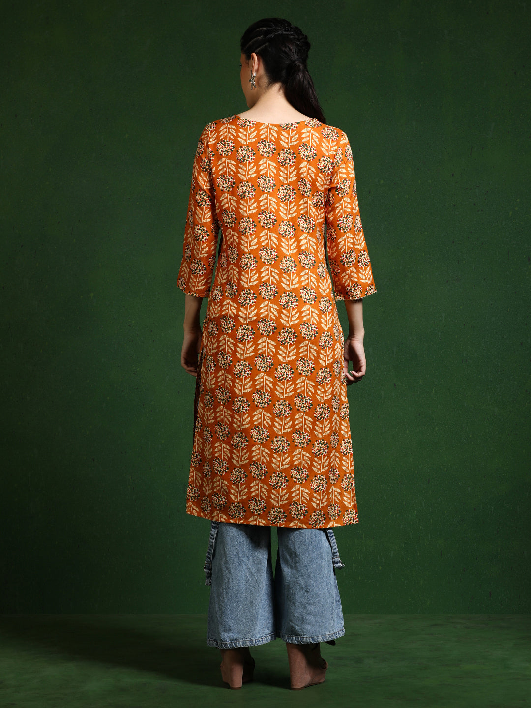 Floral Embroidered Straight Kurta