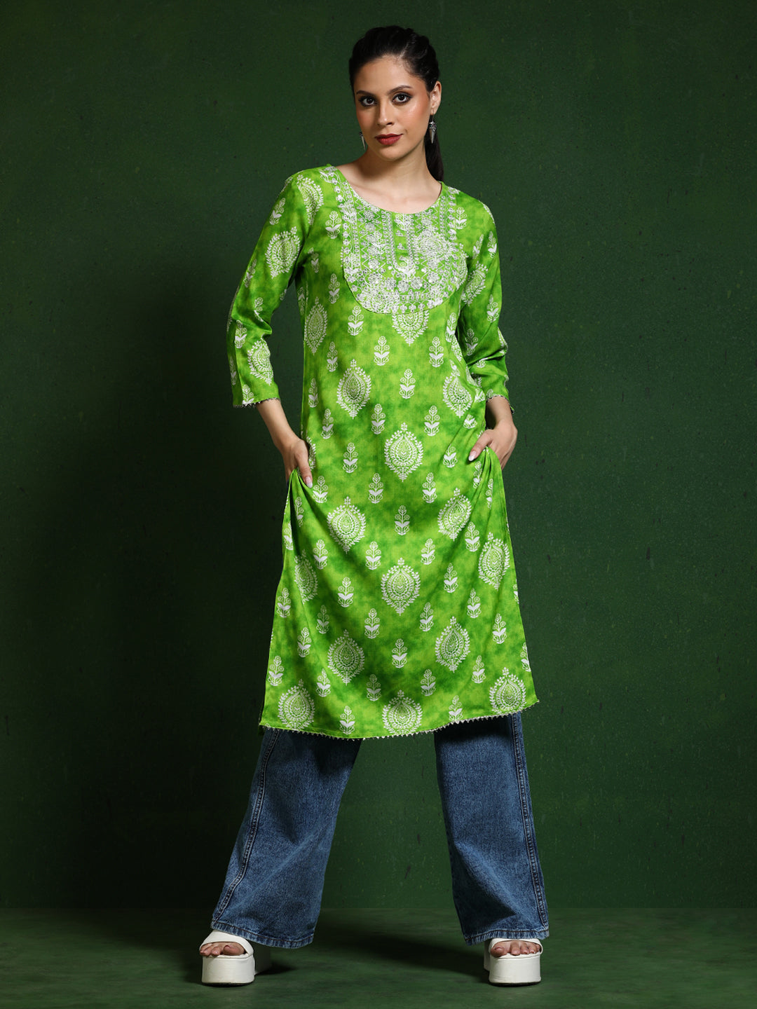 Floral Embroidered Straight Kurta