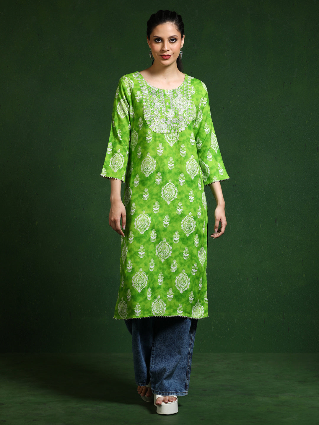 Floral Embroidered Straight Kurta