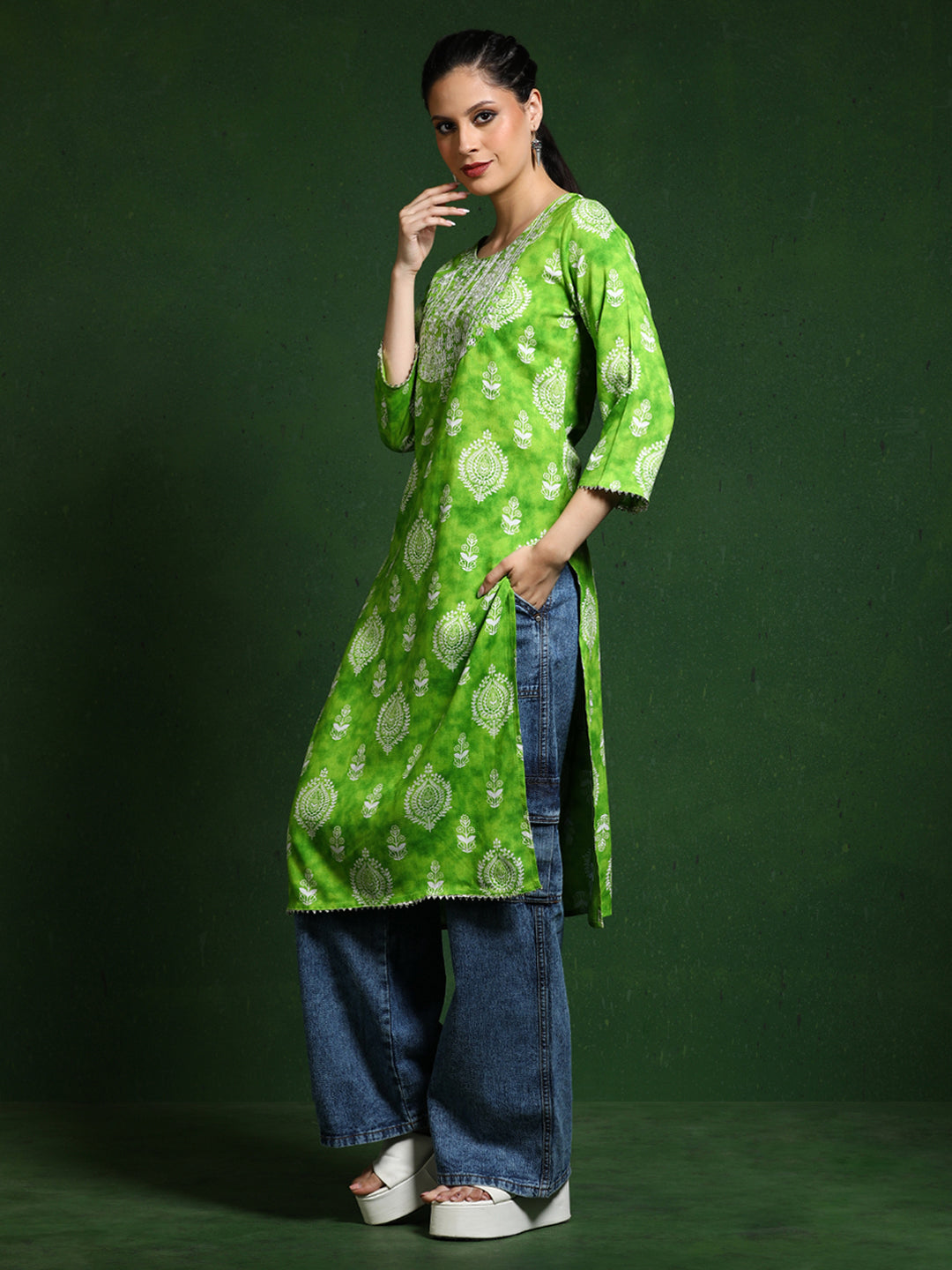 Floral Embroidered Straight Kurta