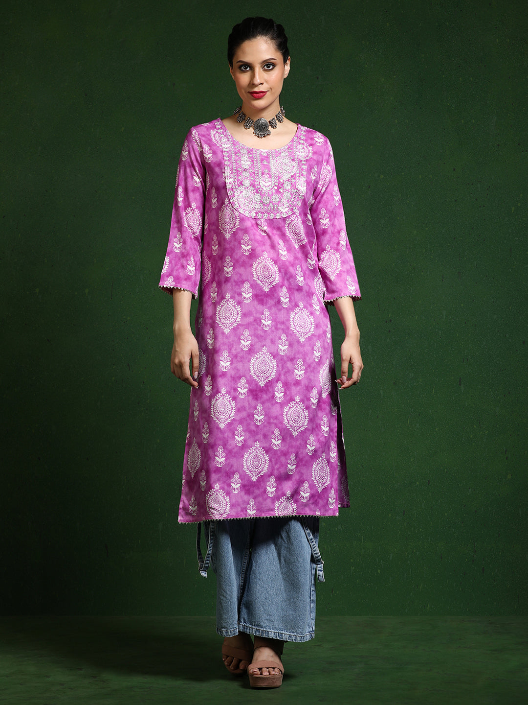 Floral Embroidered Straight Kurta