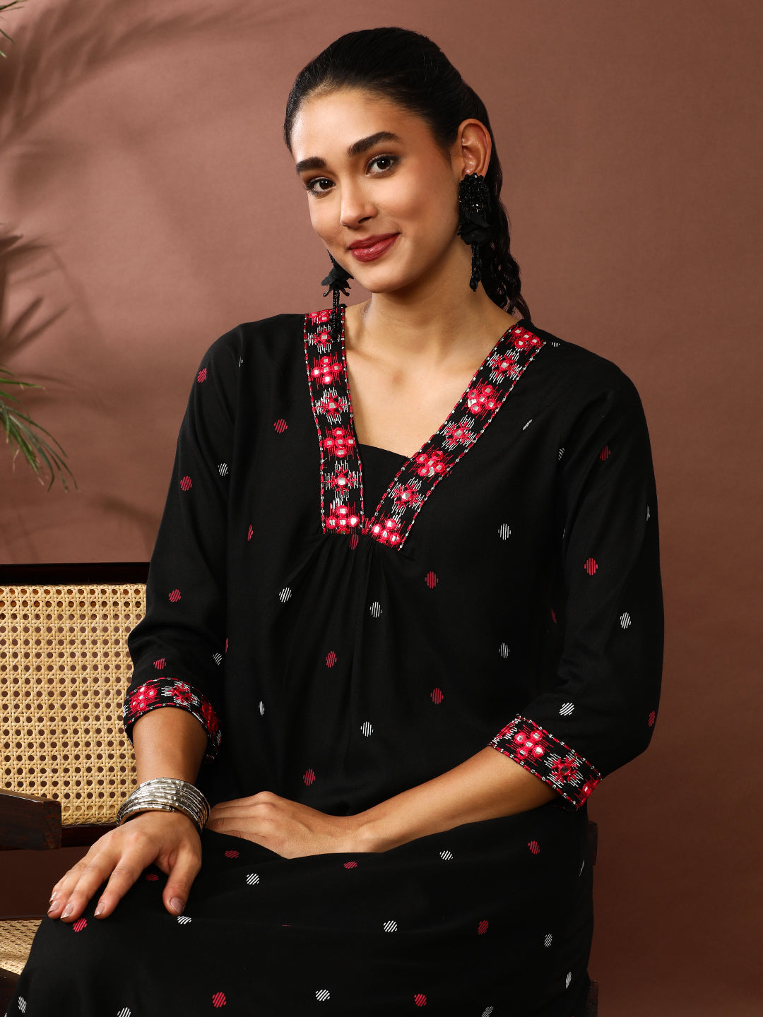 Ethnic Motifs Embroidered Straight Kurta & Trousers Sets