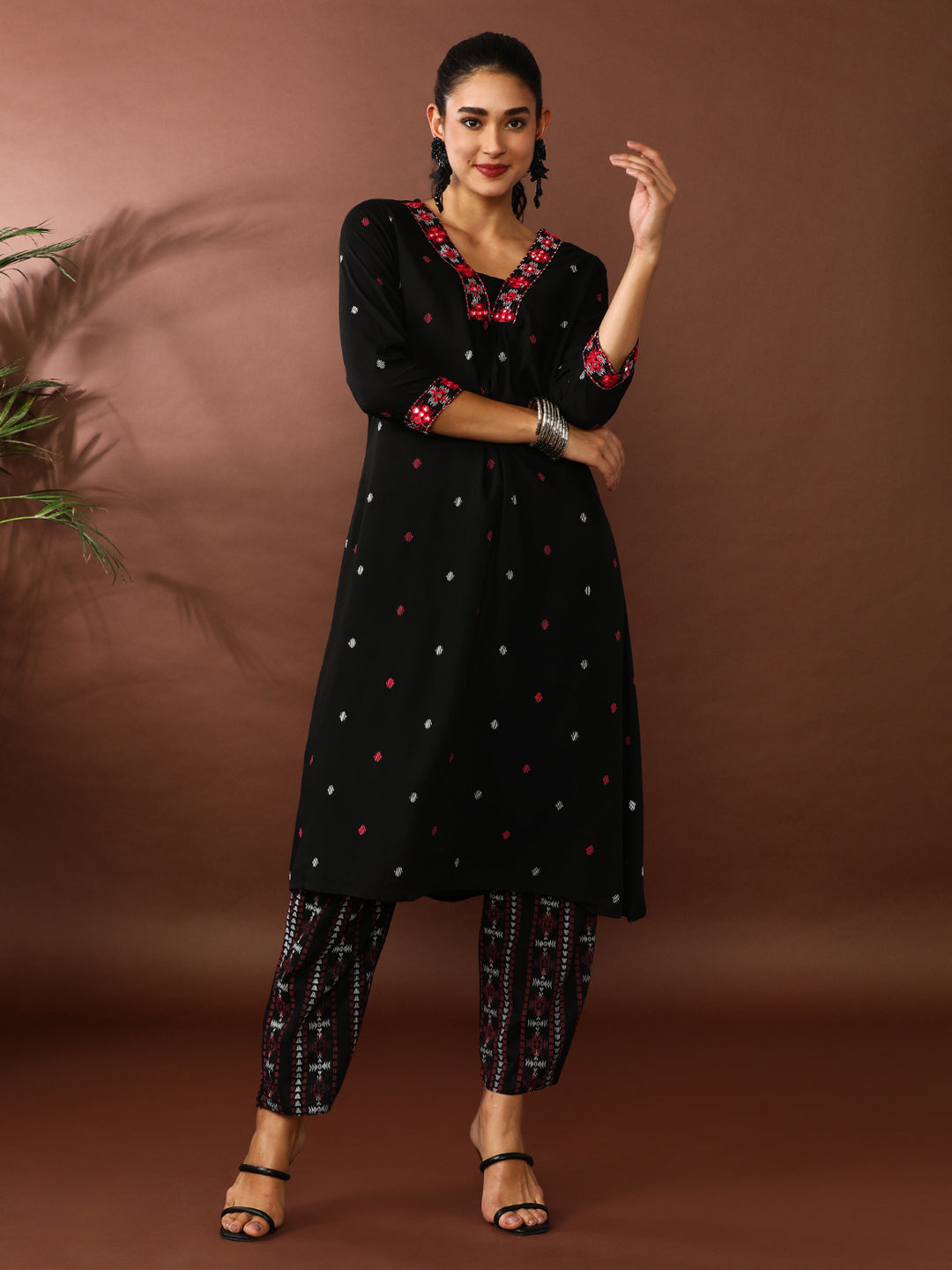 Ethnic Motifs Embroidered Straight Kurta & Trousers Sets