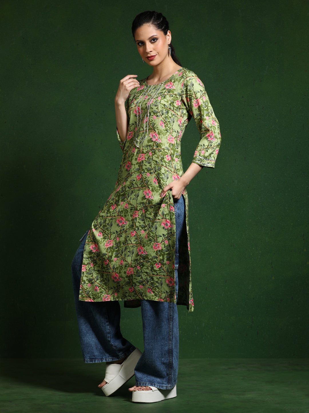Floral Embroidered Straight Kurta