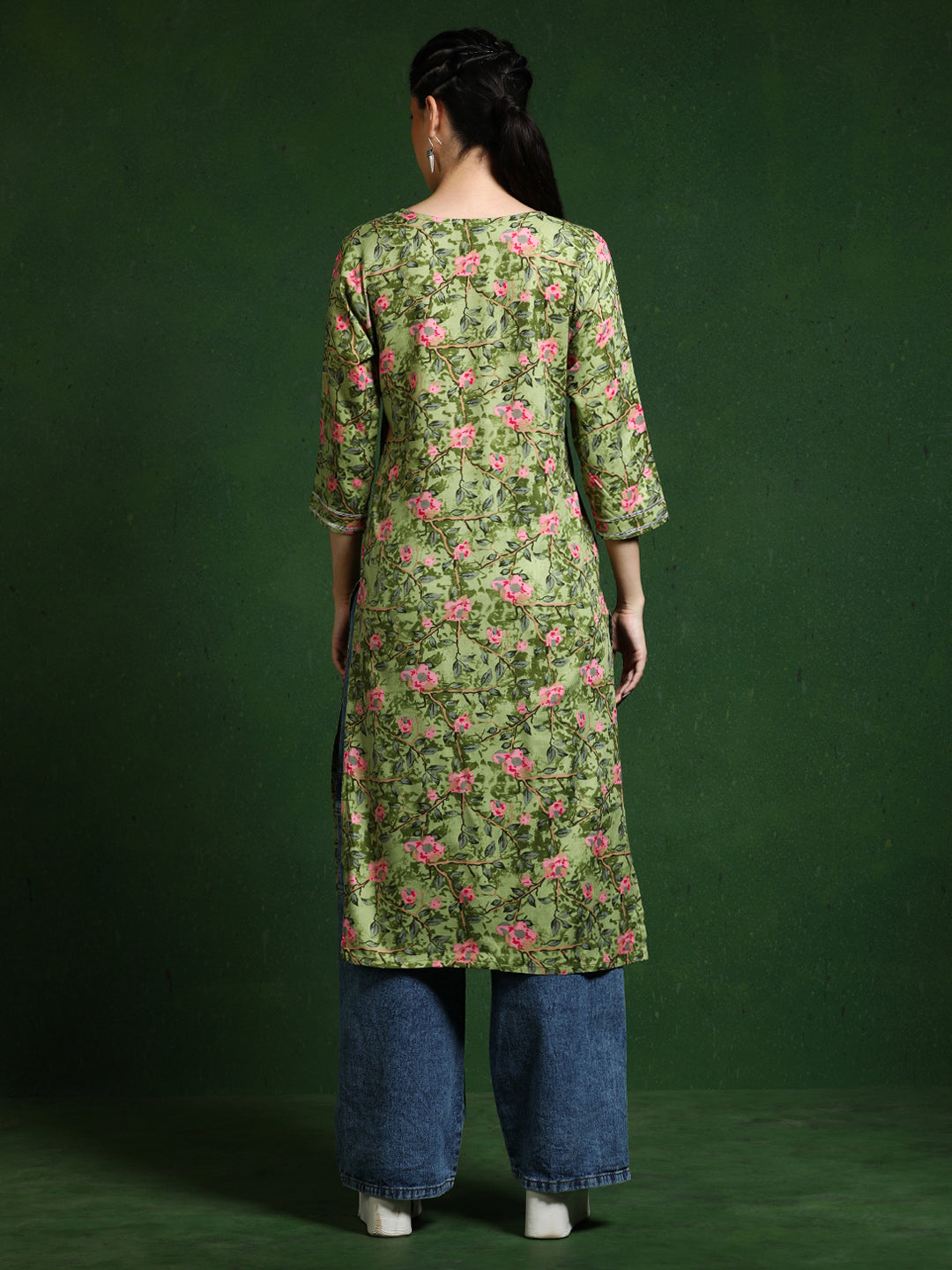 Floral Embroidered Straight Kurta