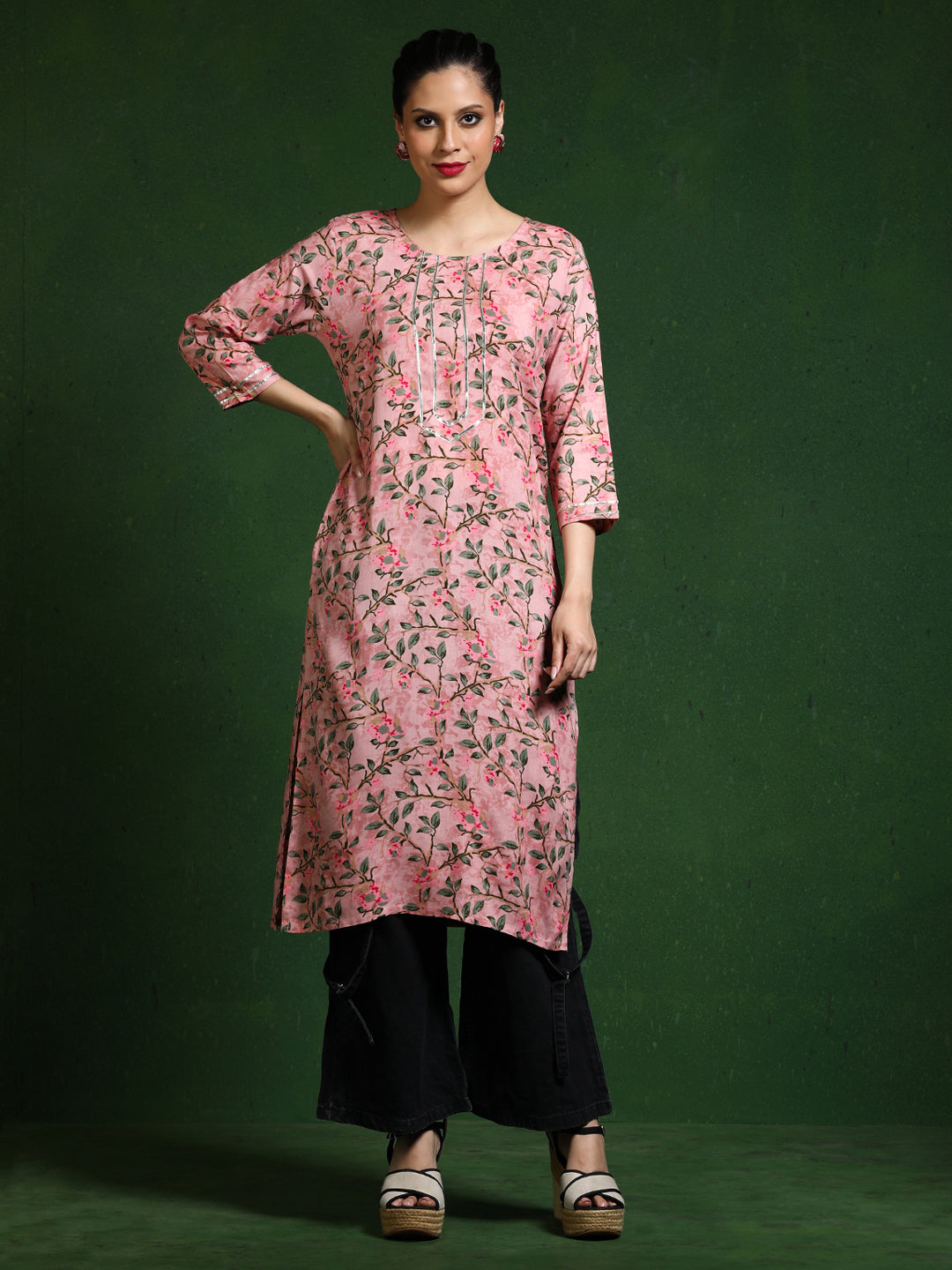 Floral Embroidered Straight Kurta