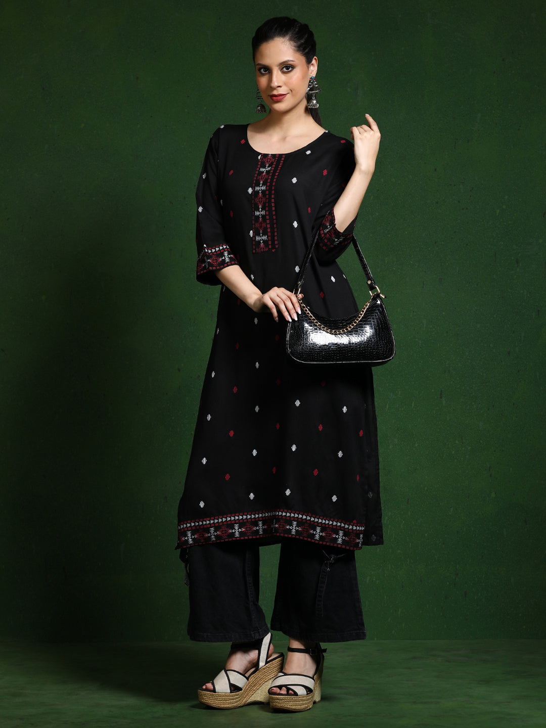 Floral Embroidered Straight Kurta