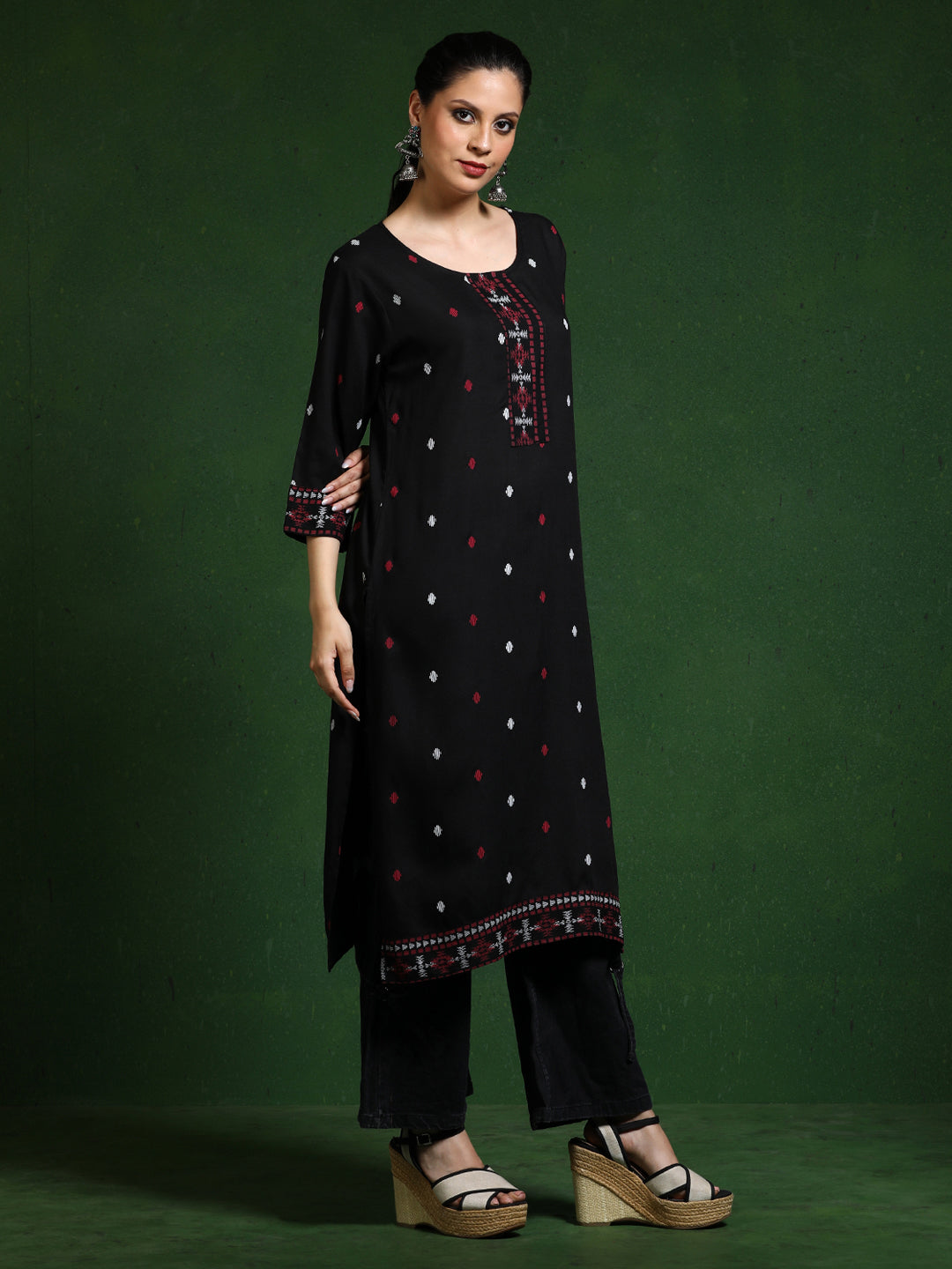 Floral Embroidered Straight Kurta