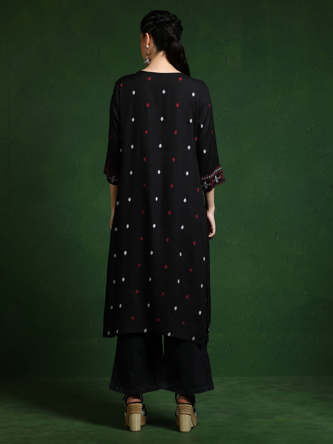 Floral Embroidered Straight Kurta
