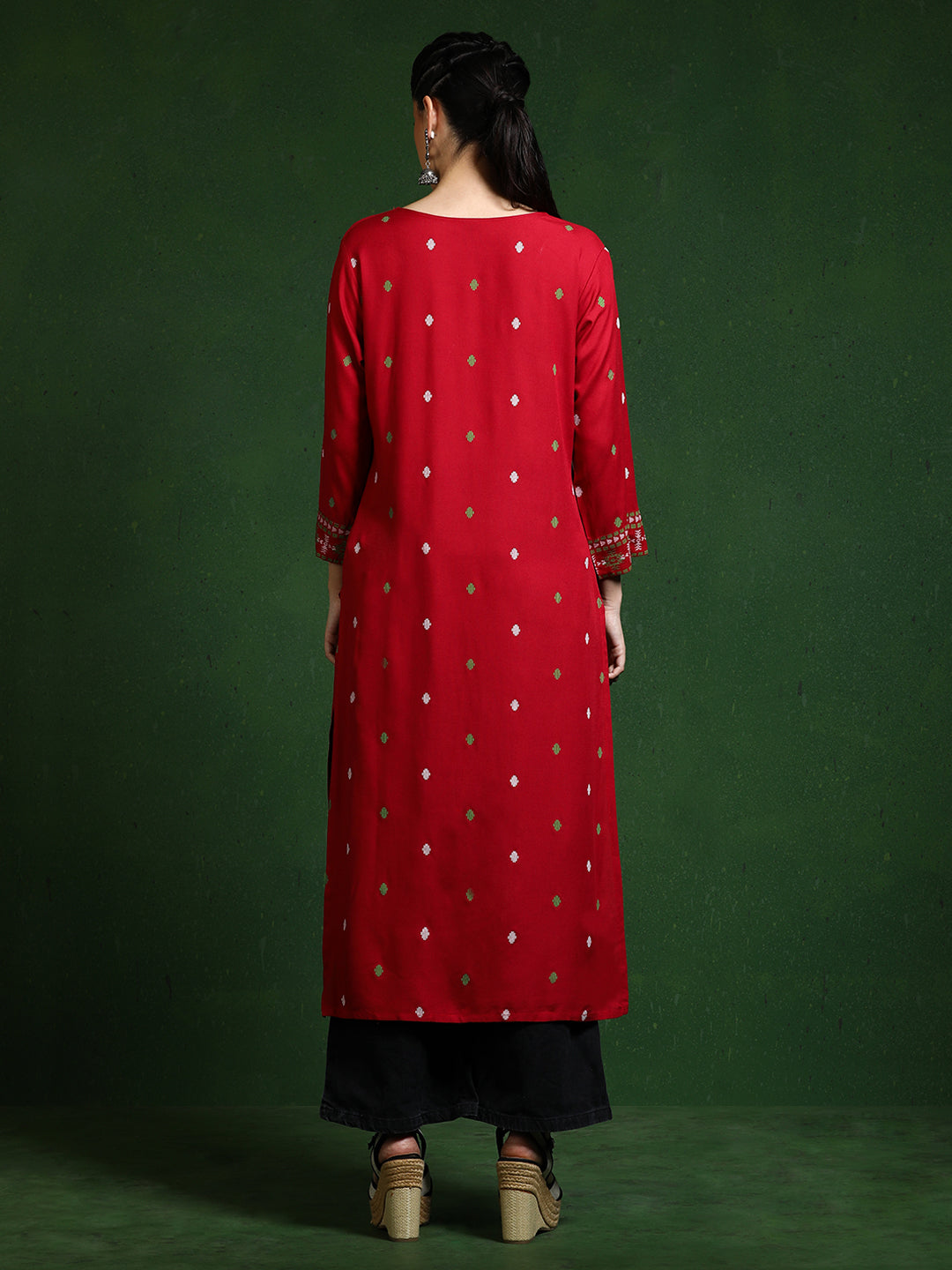 Floral Embroidered Straight Kurta