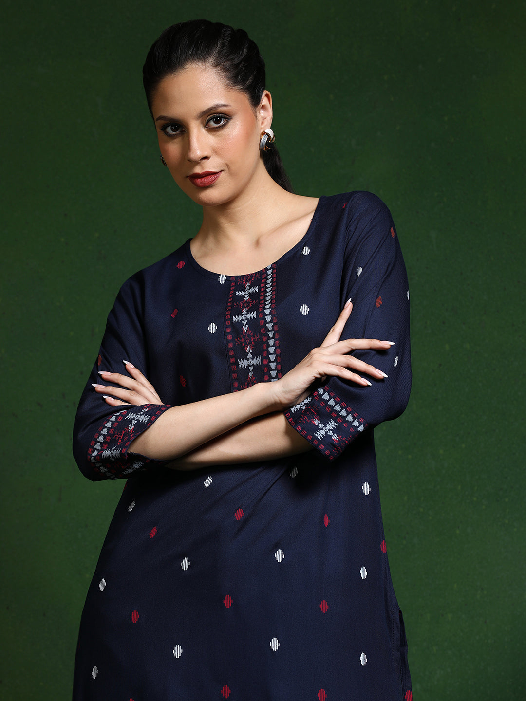 Floral Embroidered Straight Kurta