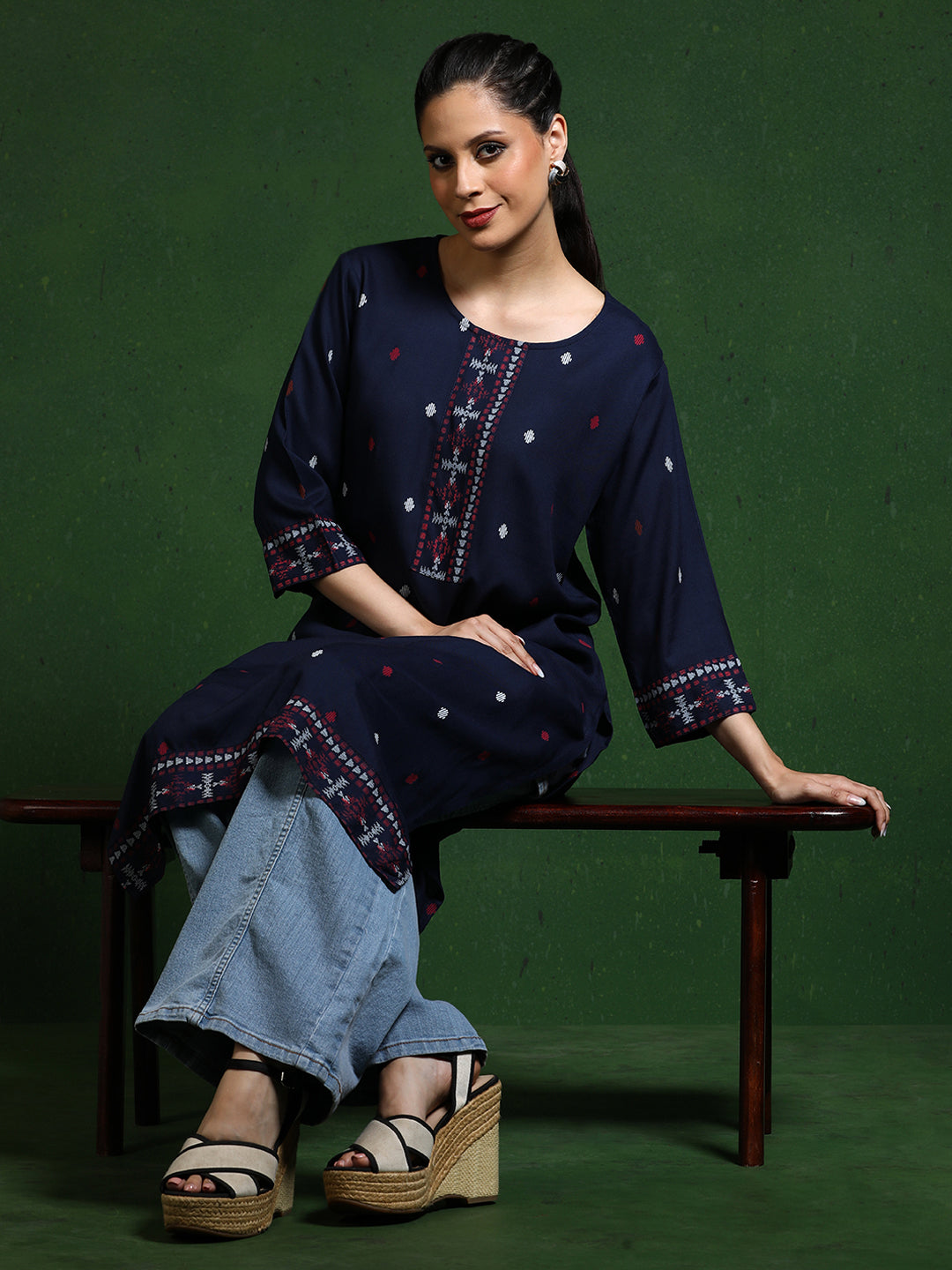 Floral Embroidered Straight Kurta