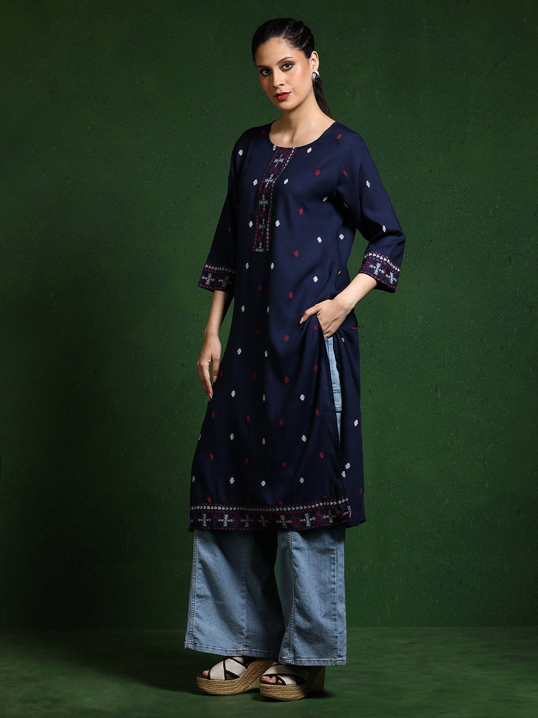Floral Embroidered Straight Kurta