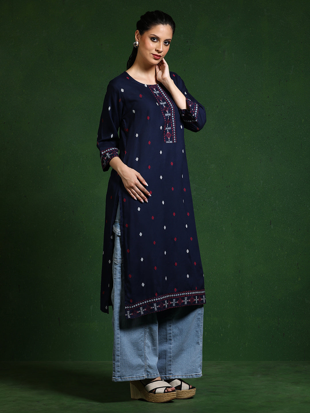 Floral Embroidered Straight Kurta