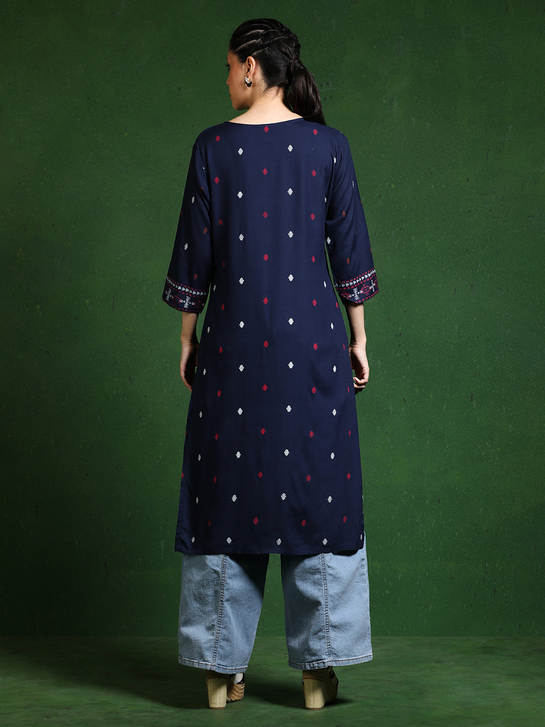 Floral Embroidered Straight Kurta