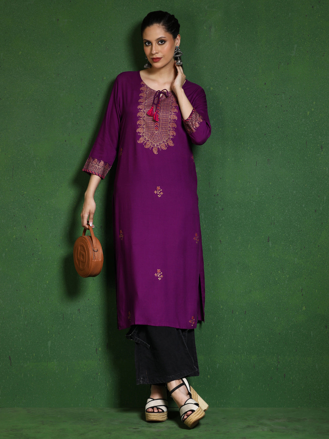 Floral Embroidered Straight Kurta