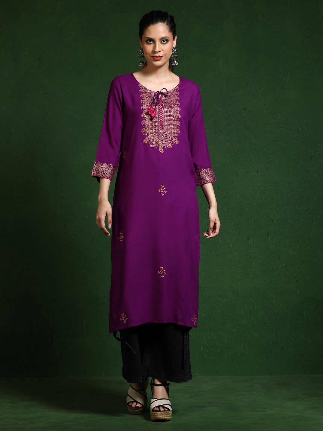 Floral Embroidered Straight Kurta