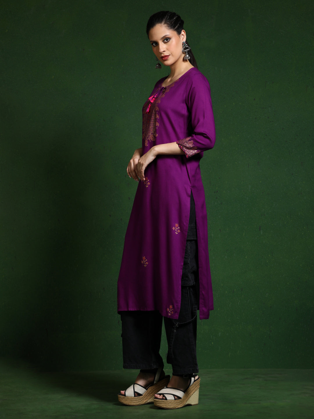 Floral Embroidered Straight Kurta