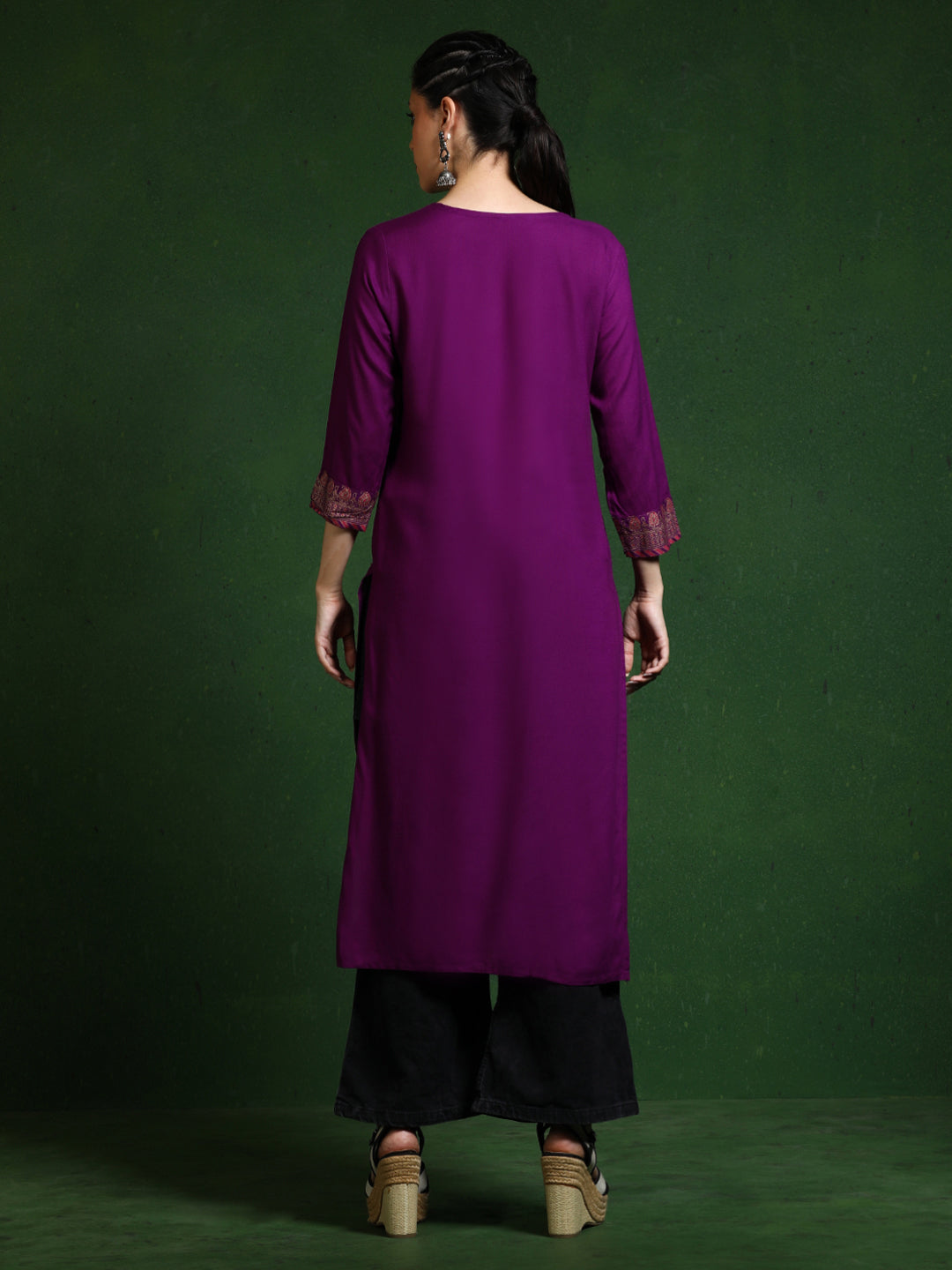 Floral Embroidered Straight Kurta