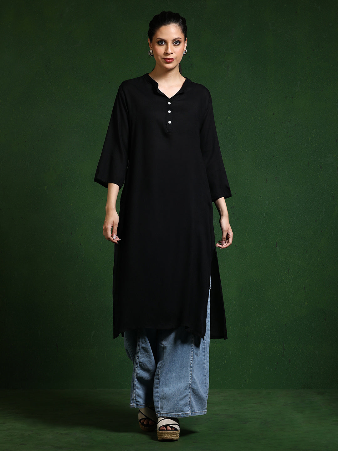 Solid Mandarin Collar Straight Kurta
